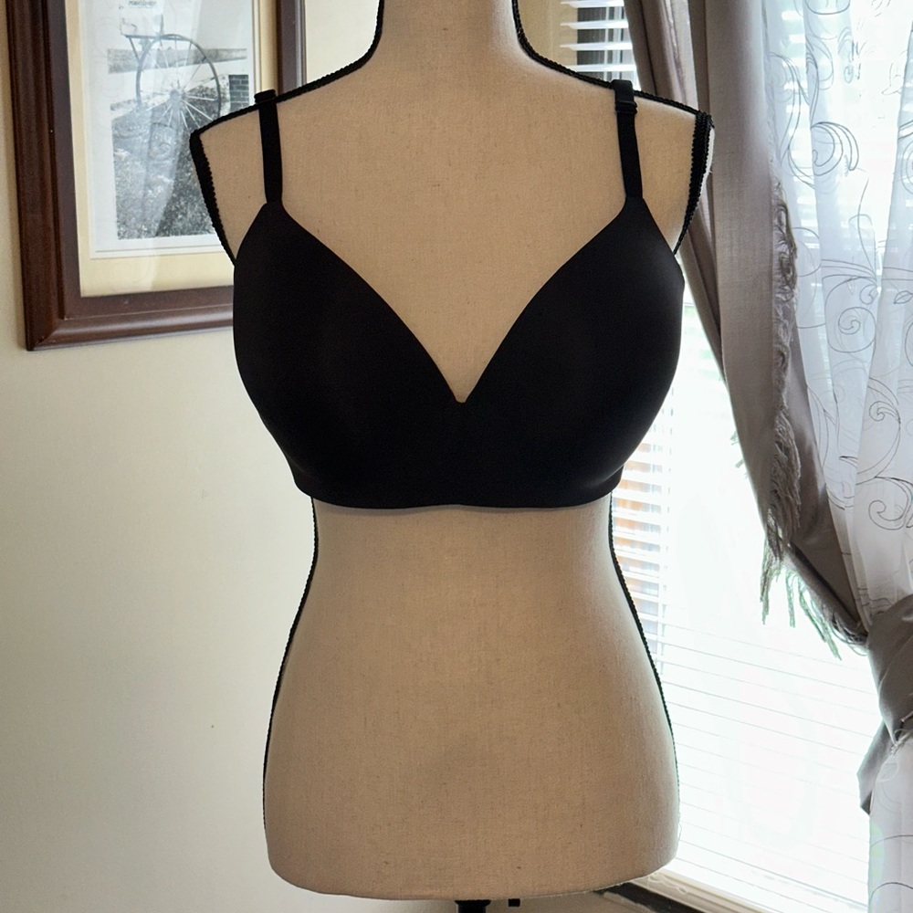 Victoria's Secret Black T-Shirt Bra Intimates
